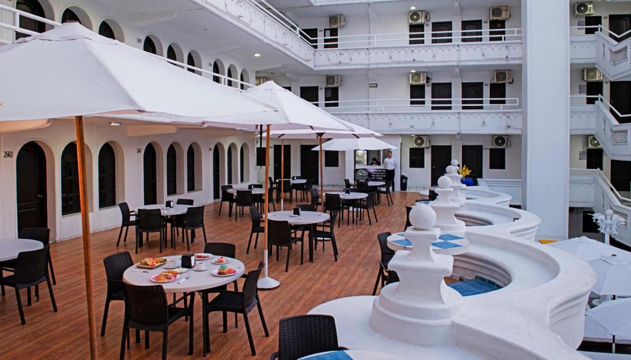 Hotel Fiesta Mexicana 만사니요 외부 사진